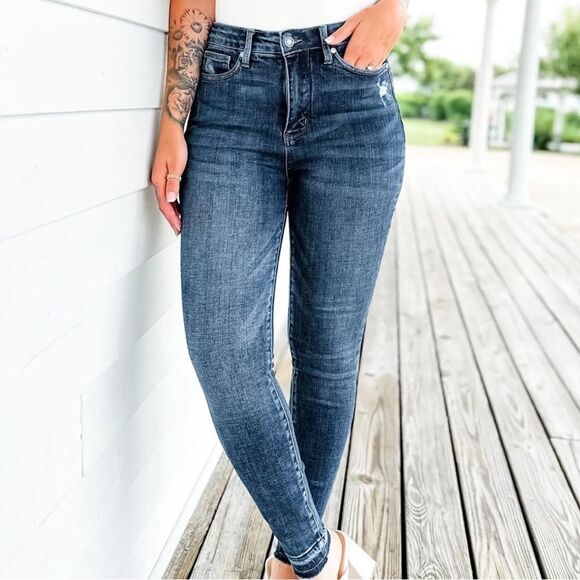 NWT Judy Blue Dark and Twisty Tummy Control Dark Wash Skinny Jeans Sz 25 - Picture 4 of 9